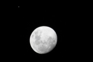 jupiter_close_to_the_moon